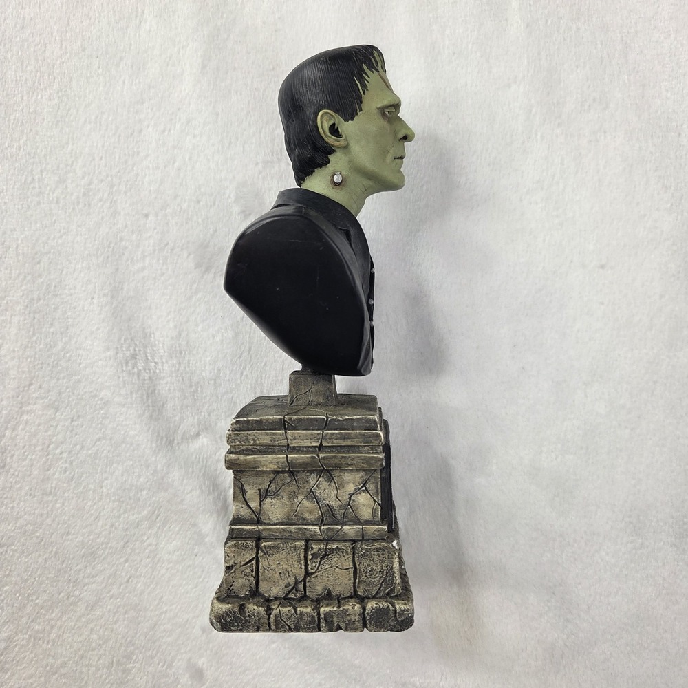 2004 Boris Karloff as Frankenstein's Monster Bust- The Legacy Collection 6.75" - Picture 4 of 6